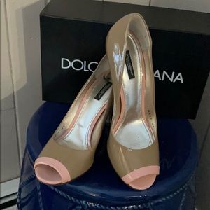 Dolce & Gabbana Nude peep toe pump